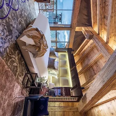 Unique And Modern Chalet With Indoor Heated Pool *